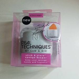 BEAUTY BLENDER STORAGE